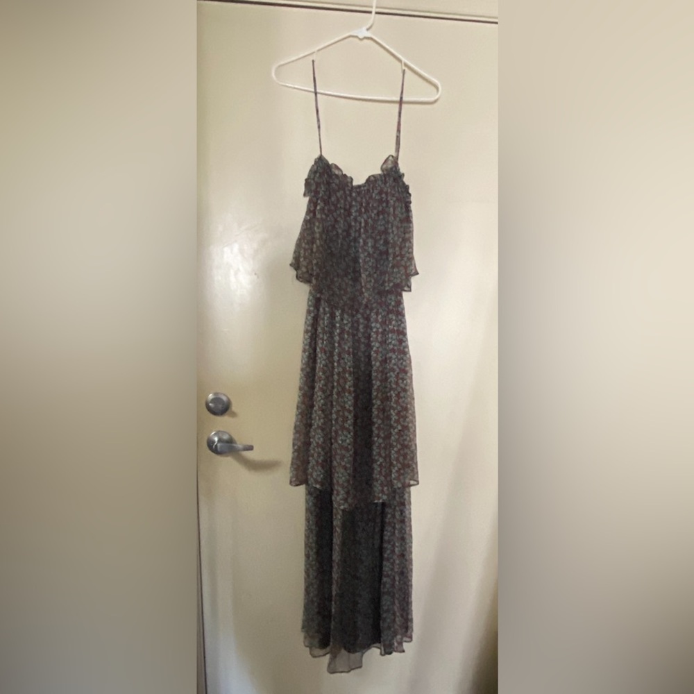 3 layer summer fun at the winery dress on a sunny☀️day with that CUTE straw hat.